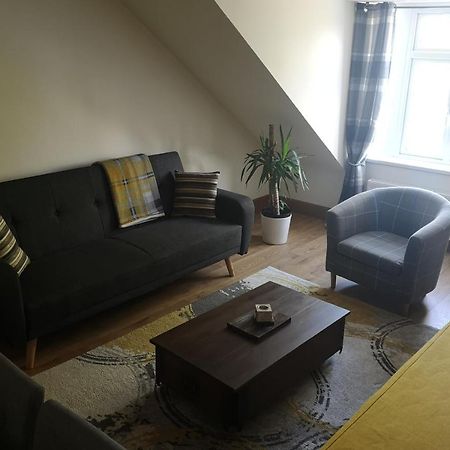 אינברנס Attic Floor Apartment, City Centre מראה חיצוני תמונה