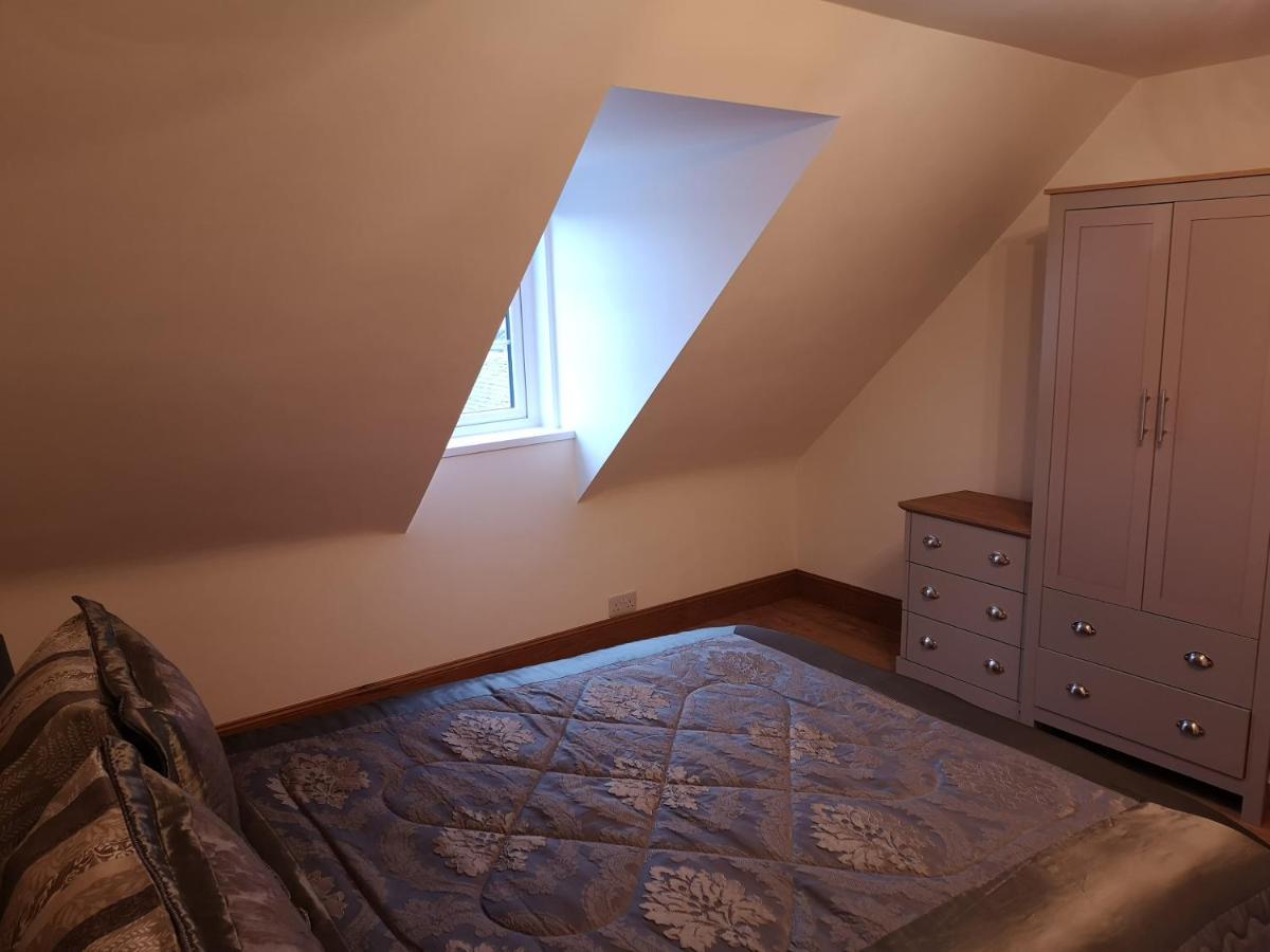 אינברנס Attic Floor Apartment, City Centre מראה חיצוני תמונה