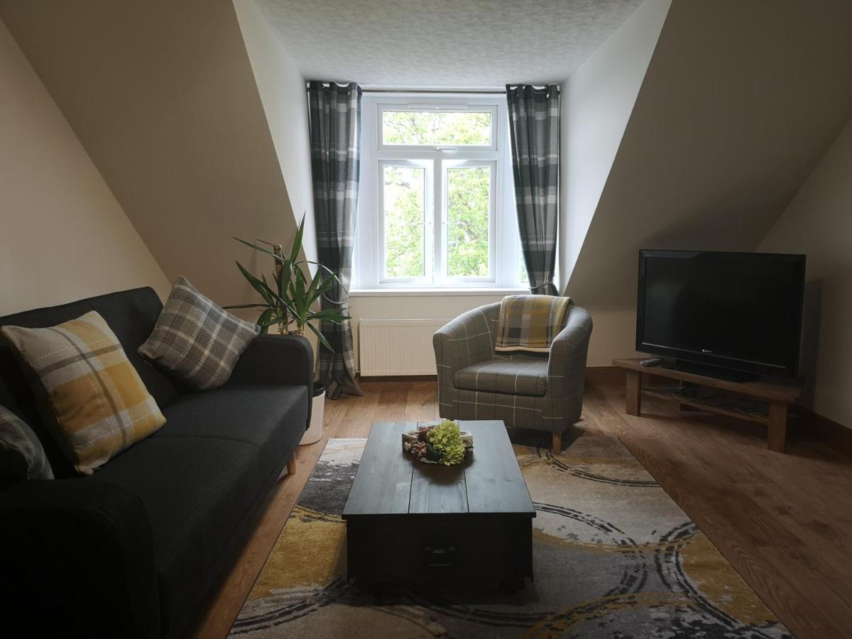 אינברנס Attic Floor Apartment, City Centre מראה חיצוני תמונה