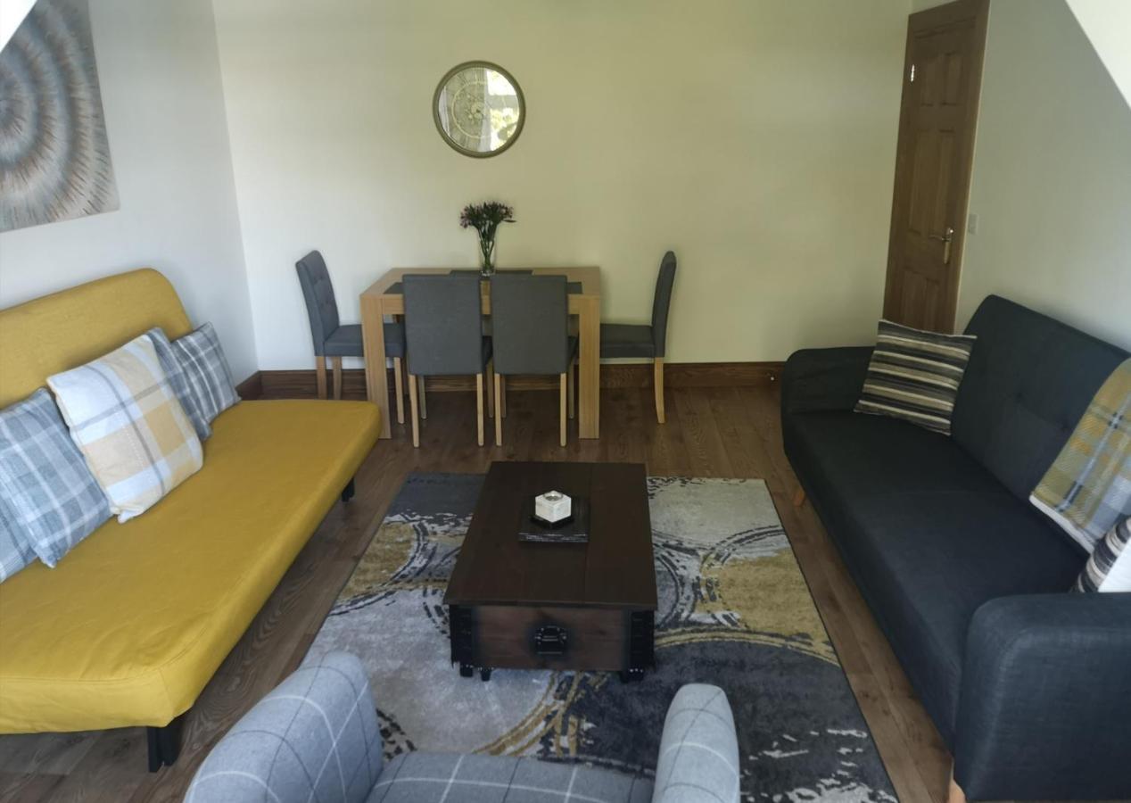 אינברנס Attic Floor Apartment, City Centre מראה חיצוני תמונה