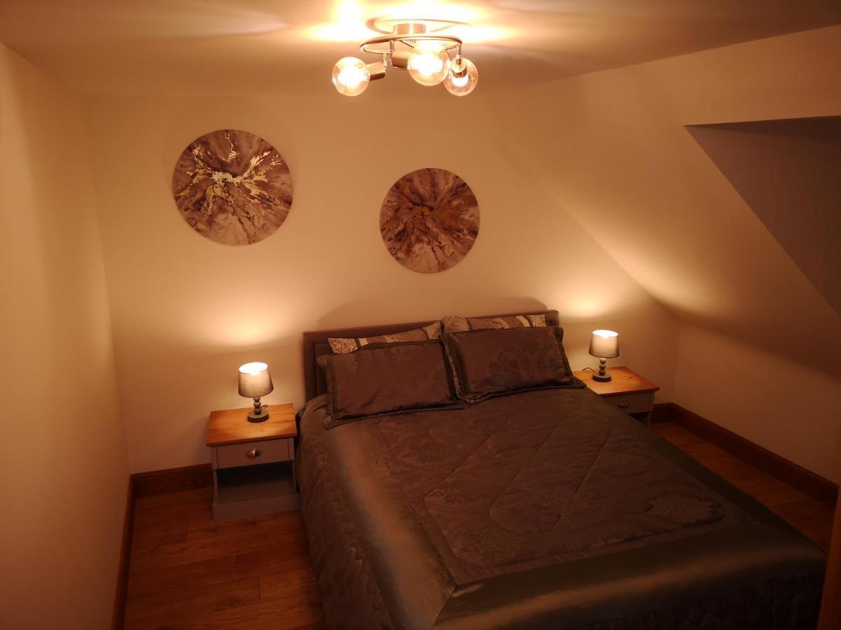 אינברנס Attic Floor Apartment, City Centre מראה חיצוני תמונה